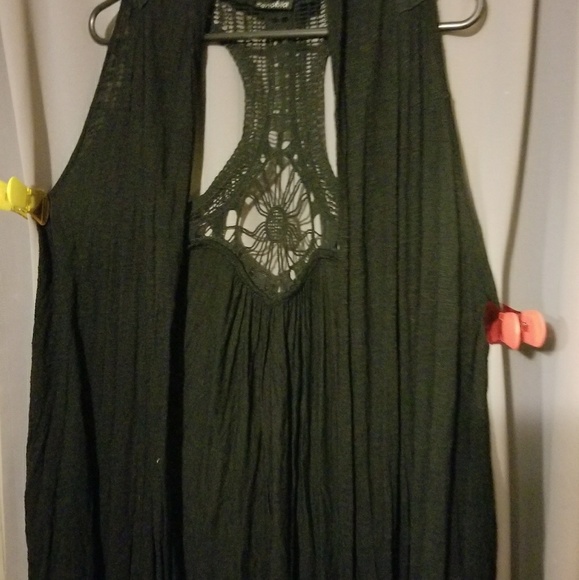 Black Vest - Picture 3 of 6